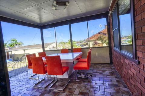 Wollongong Train Station Holiday House - Australia Accommodation 1