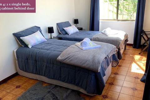 Wollongong Train Station Holiday House - Australia Accommodation 4