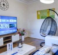 Wollongong train station holiday house - Australia Accommodation