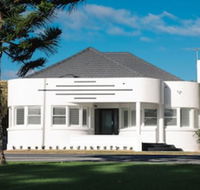 Deco Beach Luxury Apartments - Australia Accommodation
