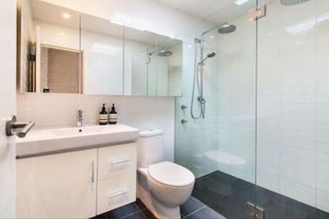Darling Harbour Modern 2 Bedroom Terrace - Australia Accommodation 2
