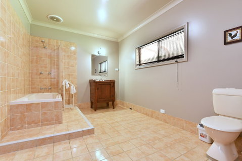 Ironstone Estate - Australia Accommodation 4