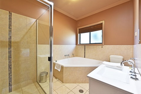 Ironstone Estate - Australia Accommodation 2