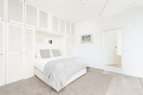 Waterfront Garden Apartment - Australia Accommodation 5