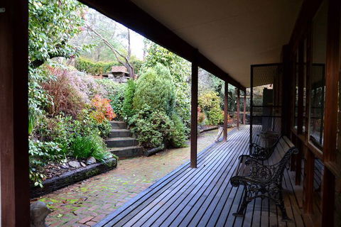 Alrima Lodge Bright - Australia Accommodation 7