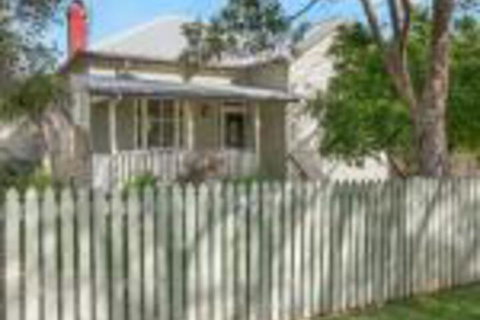 Ambiente Cottage Pet & Family Friendly - Australia Accommodation 0