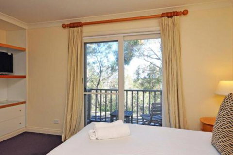 Villa Petit Verdot Located Within Cypress Lakes - Australia Accommodation 6