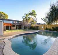 HomeHotel 4 Bedroom  Homeoffice with Nice Pool - Australia Accommodation