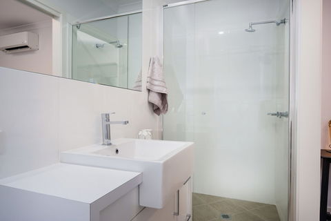 Albury Yalandra Apartment 5 - Australia Accommodation 5