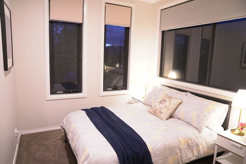 Comfort House Near Box Hill - Australia Accommodation 6