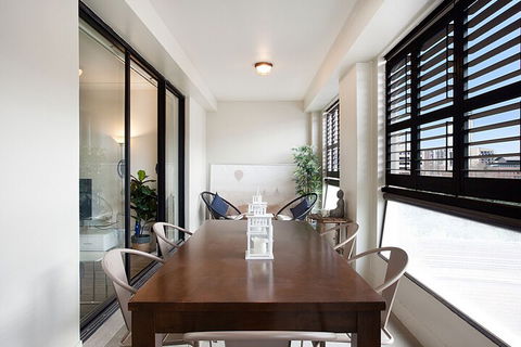 Urban Rest The Elizabeth 1 Bed - Australia Accommodation 6