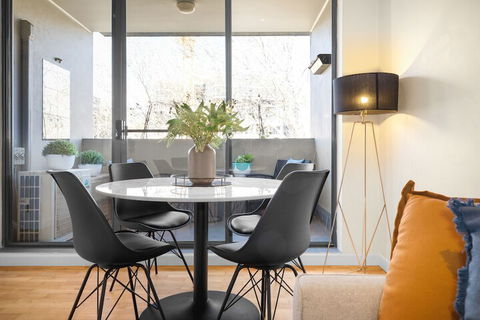 Urban Rest Foveaux St - Australia Accommodation 7