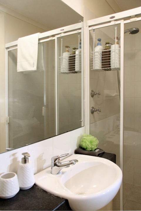 Adelaide CBD Apartment - 3BR, 2Bath & Carpark - Australia Accommodation 2
