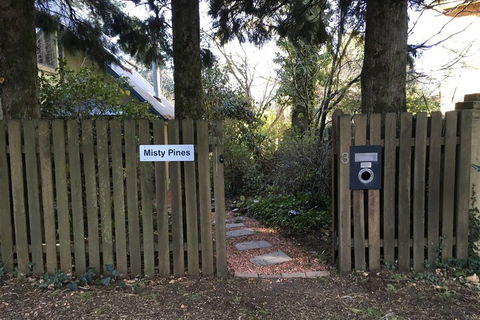 Misty Pines - Australia Accommodation 1