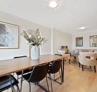 HomeHotel Luxury Close to Train Station - Australia Accommodation