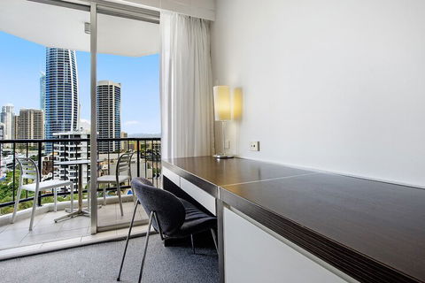 Private Apartment In The Heart Of Surfers Paradise - Australia Accommodation 6