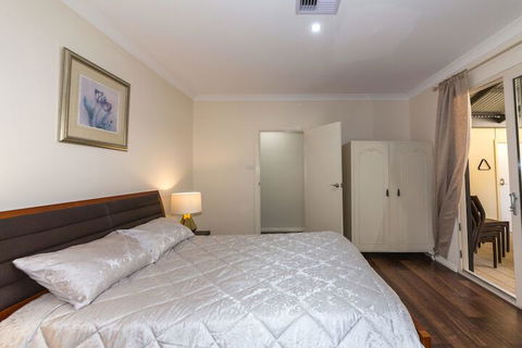 The Haven 6A Turnberry Drive - Australia Accommodation 7