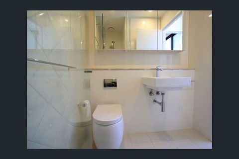 Potts Point Apartment In The Manor - Australia Accommodation 3