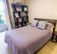 Cozy Apartment in Waverton - Australia Accommodation