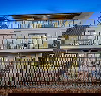 Manhattan Apartments - Notting Hill - Australia Accommodation
