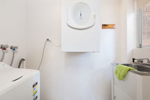 Andana Unit 1 / 12 Gretel Close - Australia Accommodation 5