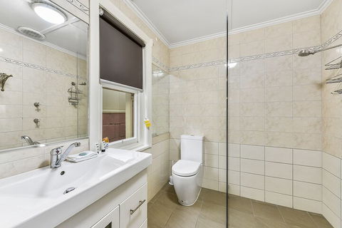 Wyatt Guest House - Australia Accommodation 3