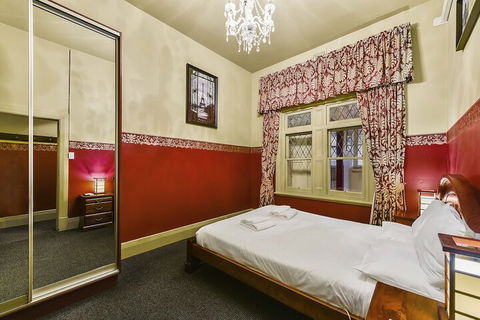 Wyatt Guest House - Australia Accommodation 4