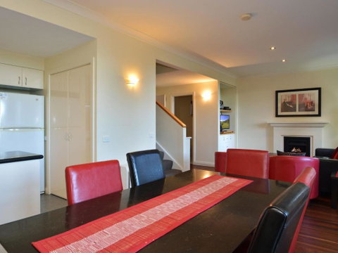 Villa Executive 2br Cypress Resort Condo Located Within Cypress Lakes Resort (nothing Is More Central) - Australia Accommodation 4