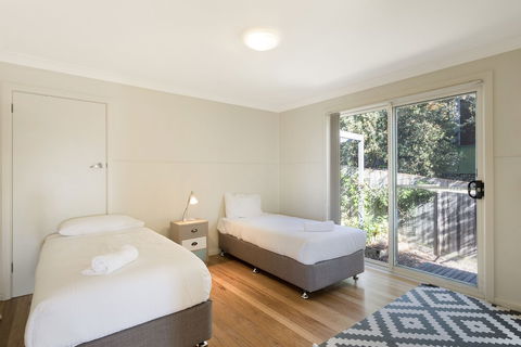 Surfside - Australia Accommodation 6