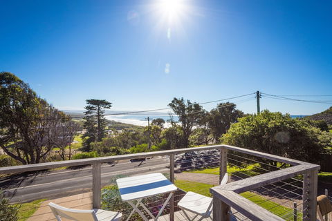 Surfside - Australia Accommodation 2