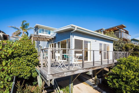Surfside - Australia Accommodation 0