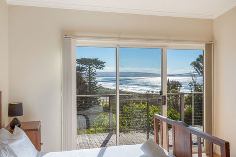 Surfside - Australia Accommodation 3