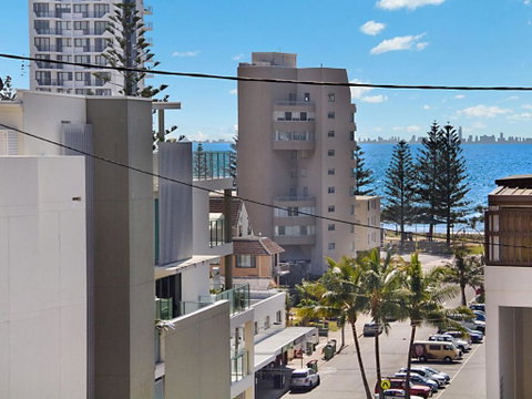Woobera Unit 14 On The Hill Overlooking Tweed Heads & Coolangatta - Australia Accommodation 3