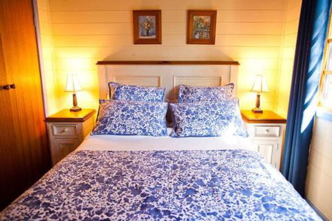 Minimbah Farm Cottages Family Farmstay Choose From 2 & 3 Bedroom Cottages & 6 Bedroom House - Australia Accommodation 2