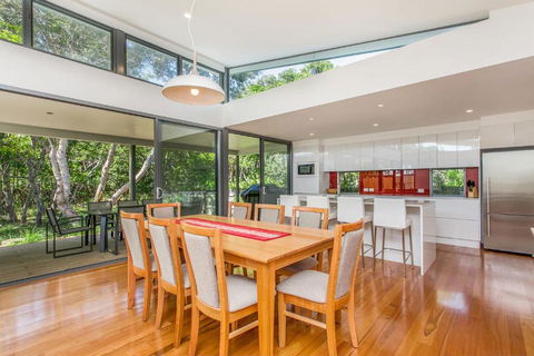 A SWEET ESCAPE Beachfront Tranquility - Australia Accommodation 4