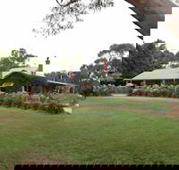 Barristers Block Vigneron Villa - Australia Accommodation