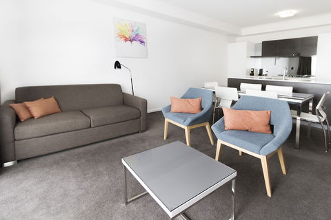 Abode Tuggeranong - Australia Accommodation 5