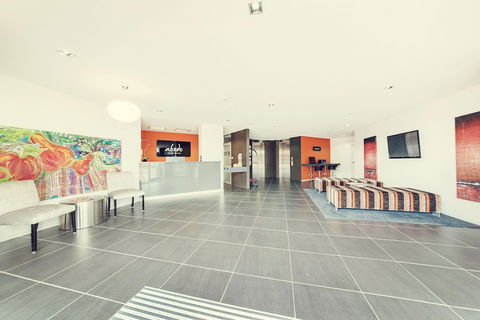 Abode Tuggeranong - Australia Accommodation 2