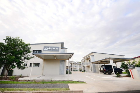 Oaks Middlemount Suites - Australia Accommodation 2