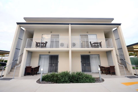 Oaks Middlemount Suites - Australia Accommodation 1