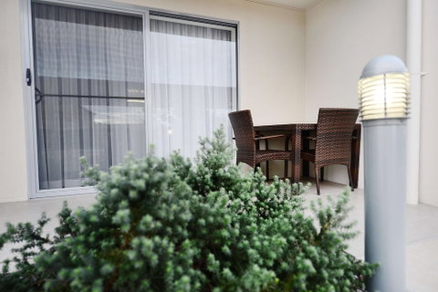 Oaks Middlemount Suites - Australia Accommodation 4