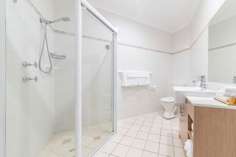 Terrigal Sails Serviced Apartments - Australia Accommodation 4