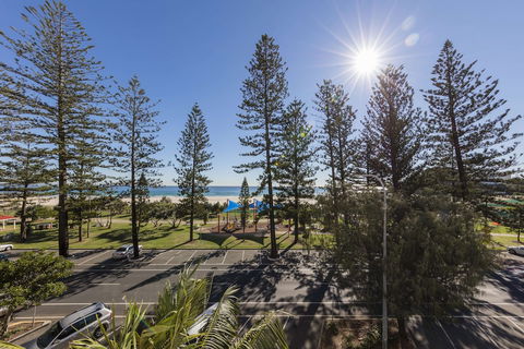 Oaks Gold Coast Calypso Plaza Suites - Australia Accommodation 4