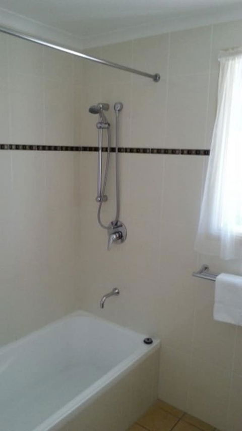 Armidale Pines Motel - Australia Accommodation 5