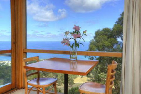 Chriss Beacon Point Restaurant & Villas - Australia Accommodation 4