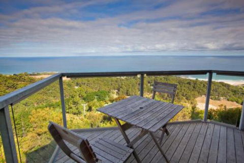 Chriss Beacon Point Restaurant & Villas - Australia Accommodation 6