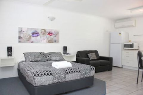 Townsville Holiday Apartments - Australia Accommodation 6