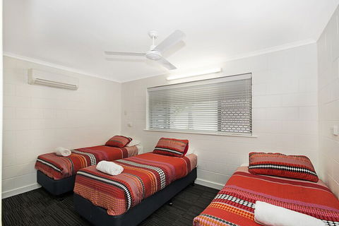 Townsville Holiday Apartments - Australia Accommodation 7