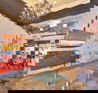 Indulge Apartments - Eighth Street - Australia Accommodation