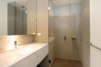 Astra Apartments - St Kilda Rd - Australia Accommodation 3